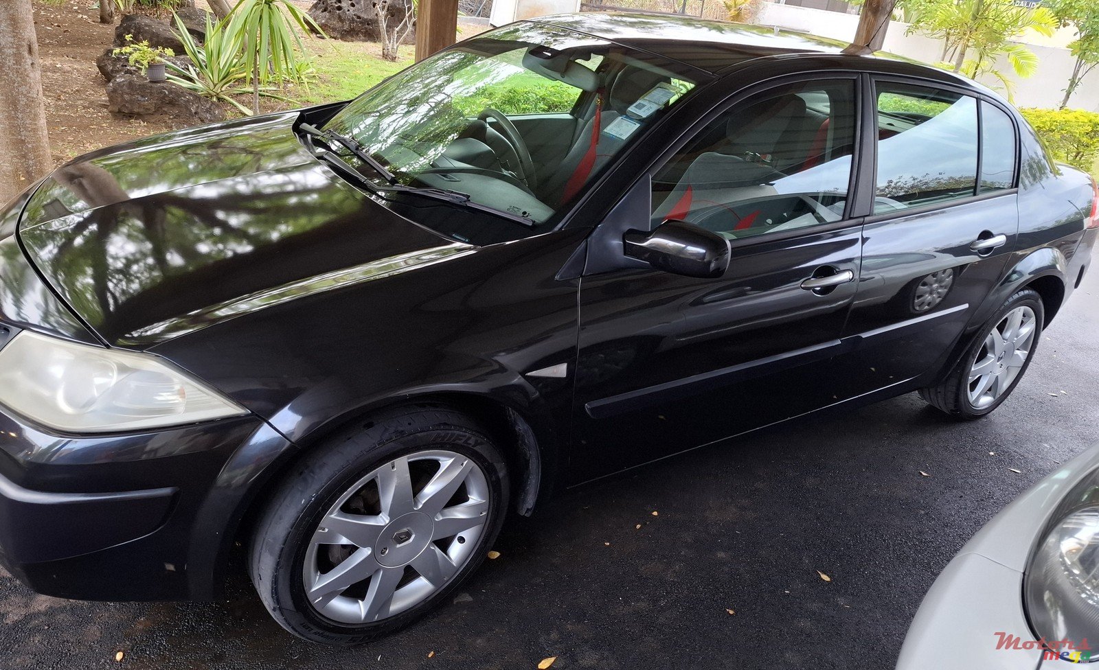 2009' Renault Megane photo #1