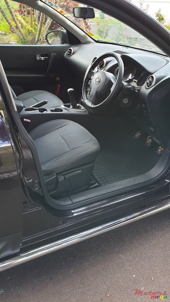 2010' Nissan Qashqai+2 photo #7