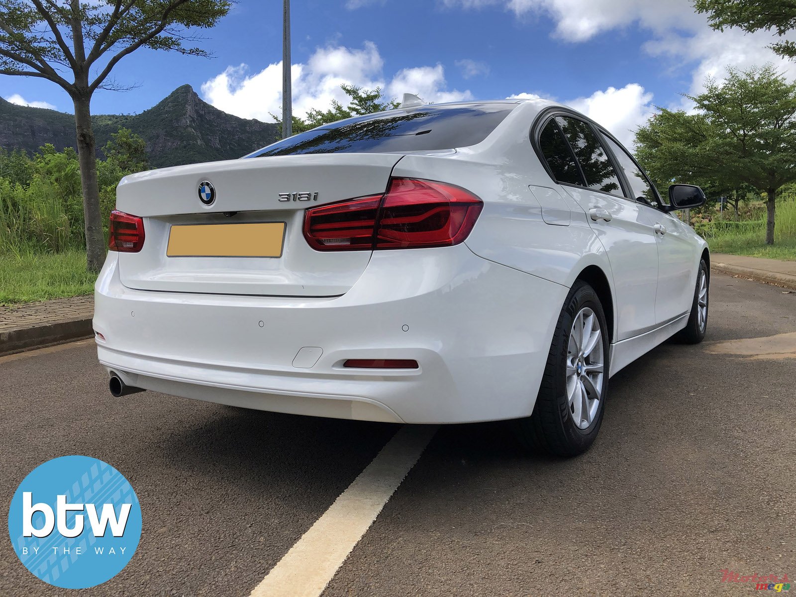 2016' BMW 3 Series photo #3