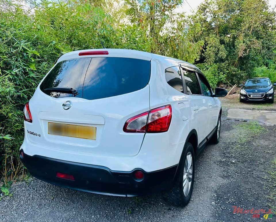 2013' Nissan Qashqai+2 1.6l MANUAL photo #3