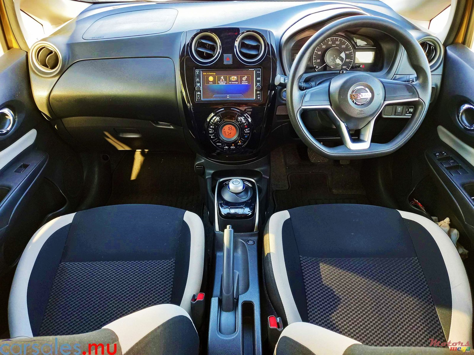 2019' Nissan Note E-power photo #6