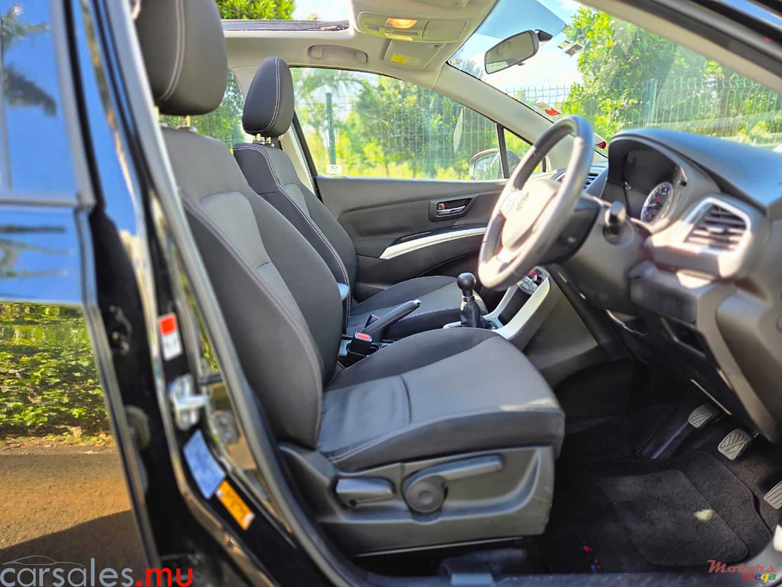 2015' Suzuki SX4 S-Cross AllGrip photo #5