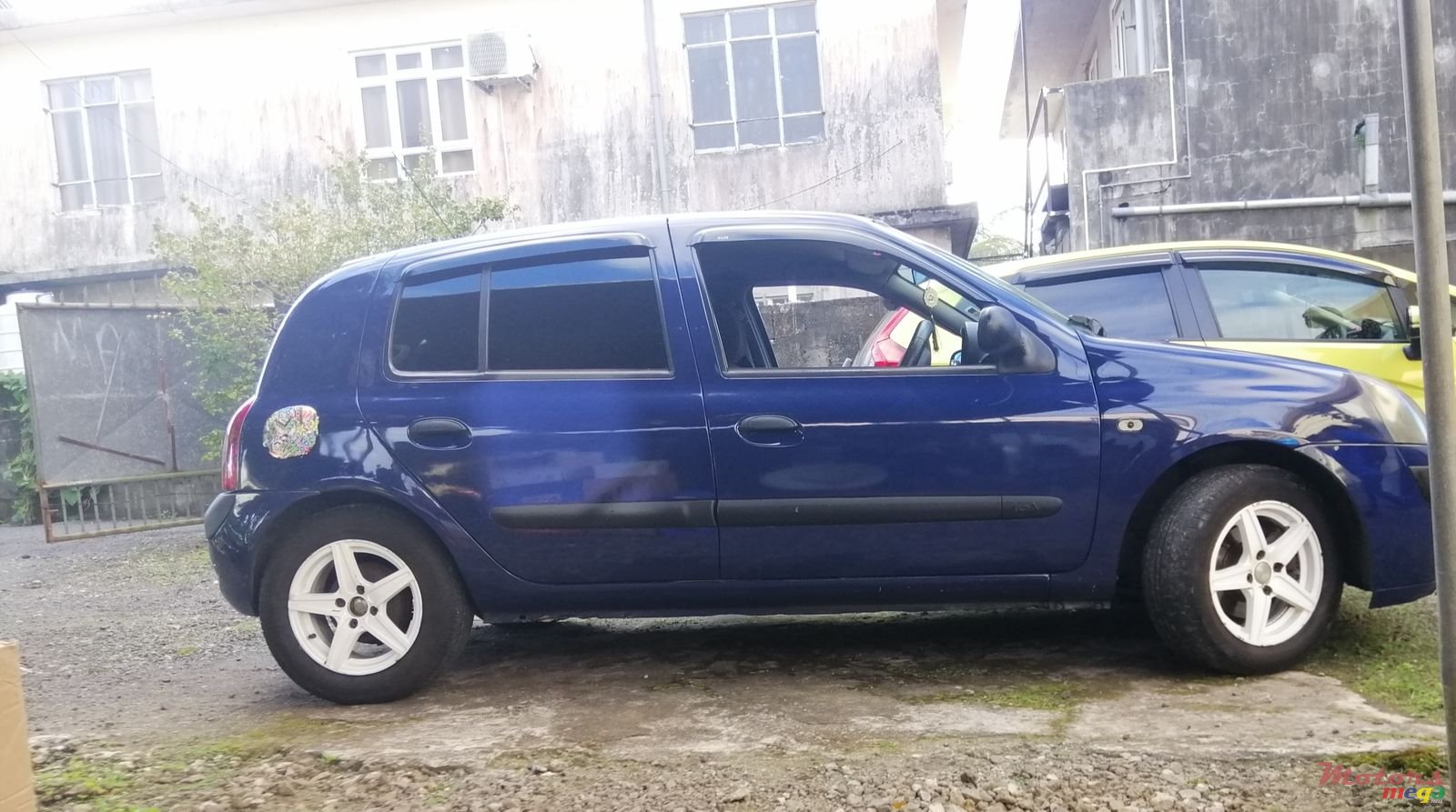 2004' Renault Clio photo #2