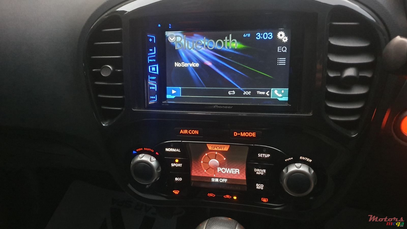 2011' Nissan Juke photo #4