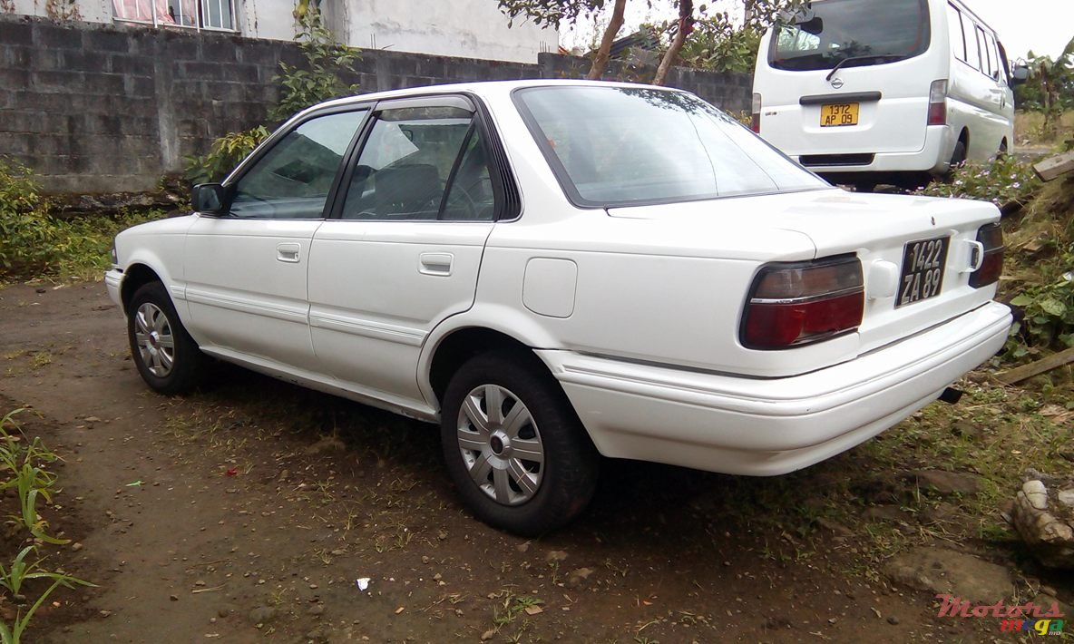 1989' Toyota Corolla photo #2