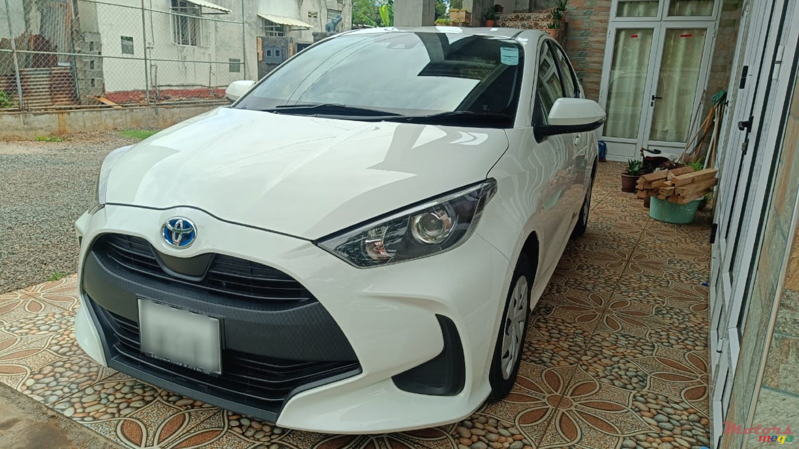 2021' Toyota Yaris Hybrid photo #3