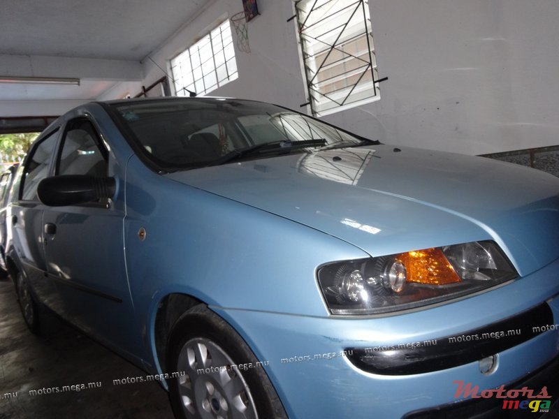 2001' Fiat Punto photo #2