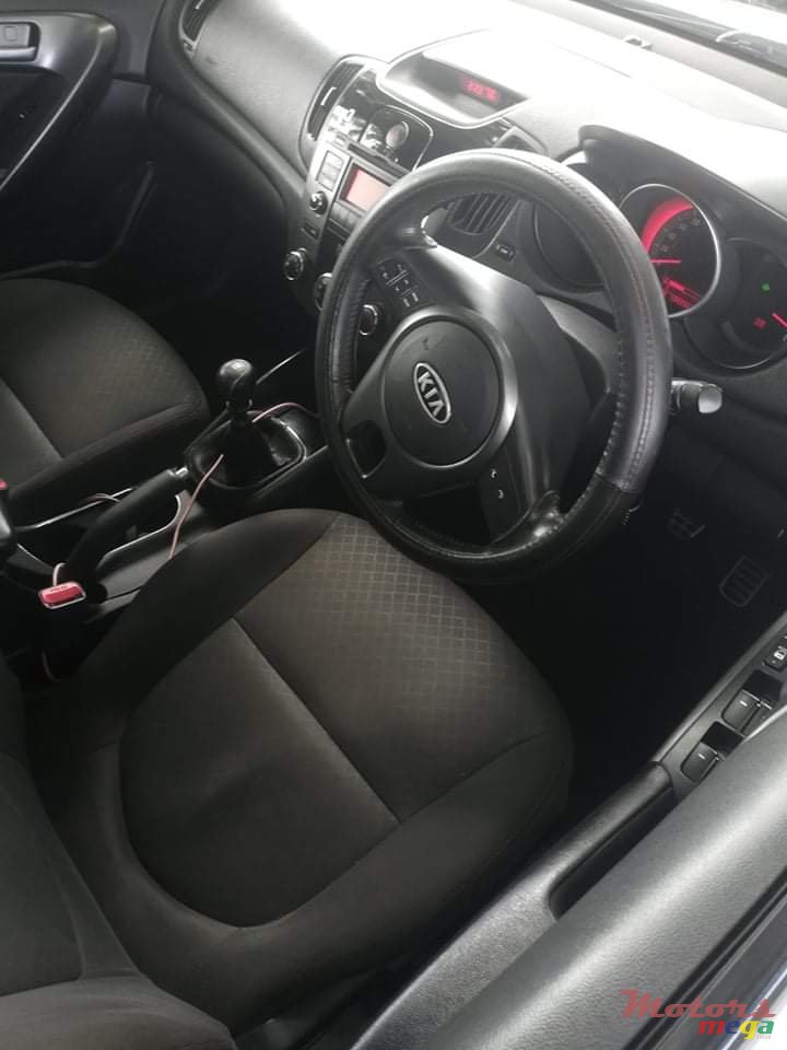 2011' Kia Cerato photo #2