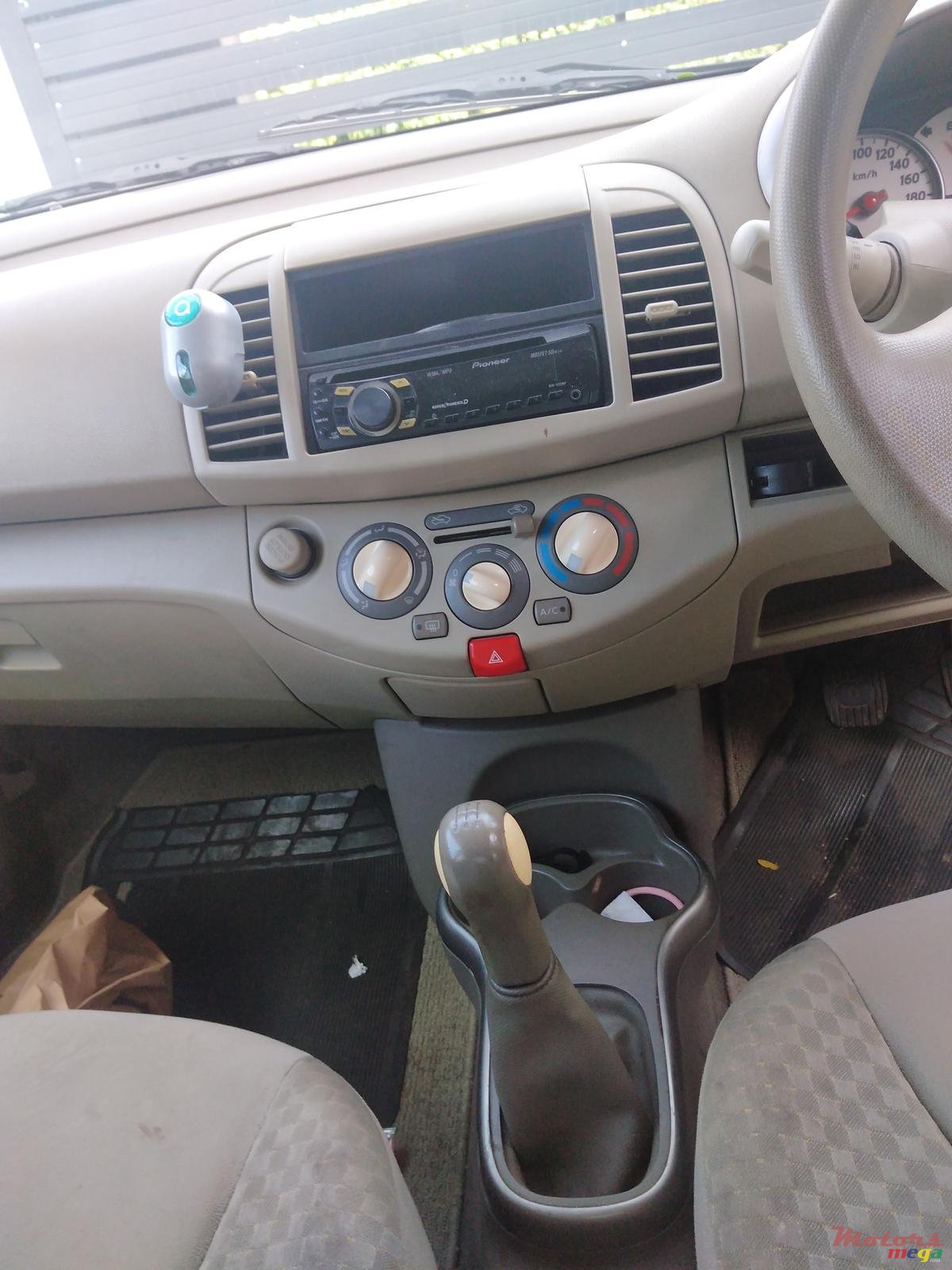 2011' Nissan March photo #1