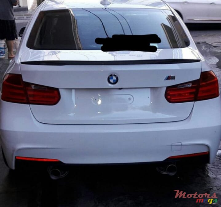 2012' BMW 320 photo #2