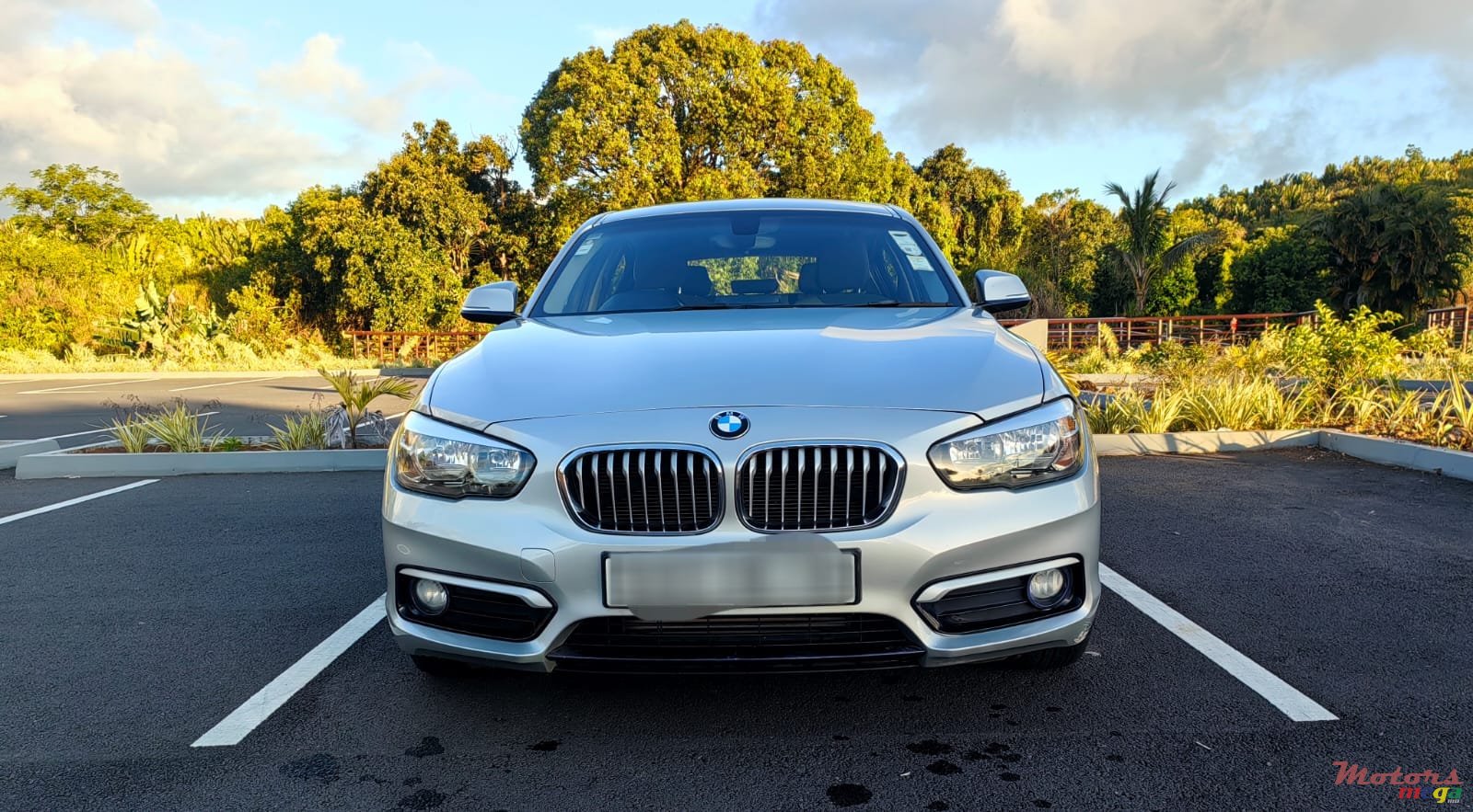 2016' BMW 118 photo #2