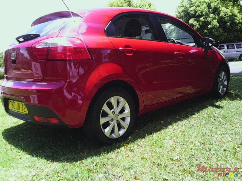 2012' Kia Rio buzz package photo #4