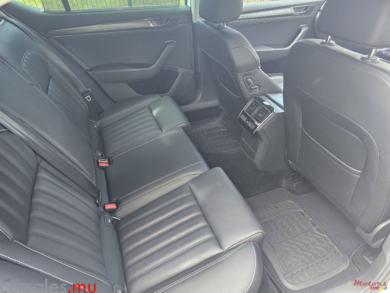 2023' Skoda Superb 1.4 Sedan photo #5