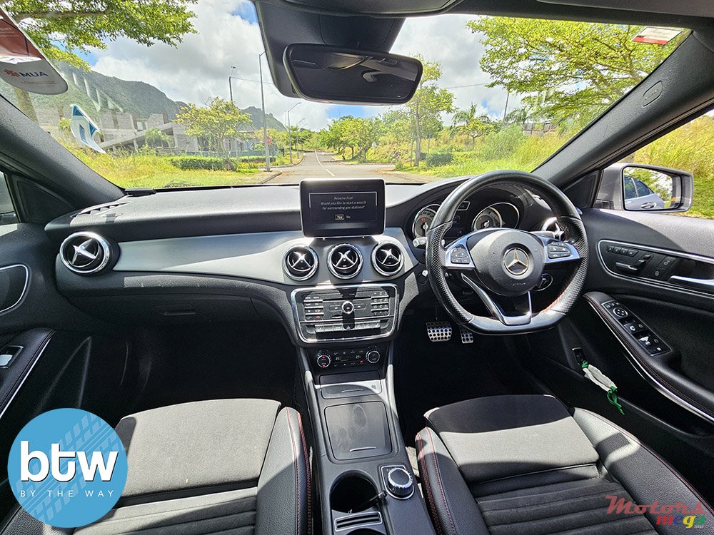 2016' Mercedes-Benz GLA 180 photo #7