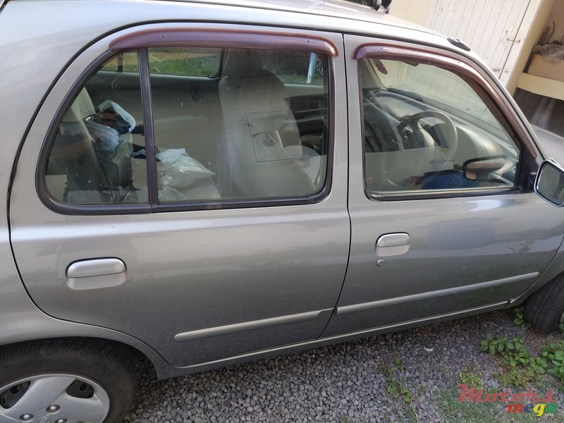 2001' Nissan Micra photo #1