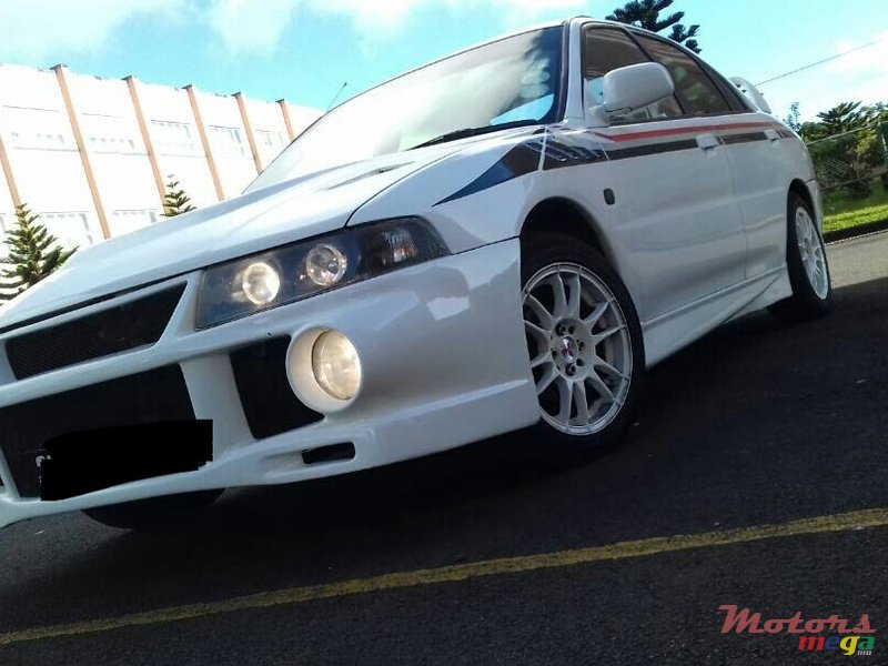 1999' Mitsubishi Lancer photo #2