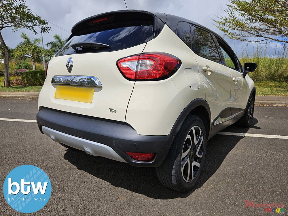 2016' Renault Captur photo #2