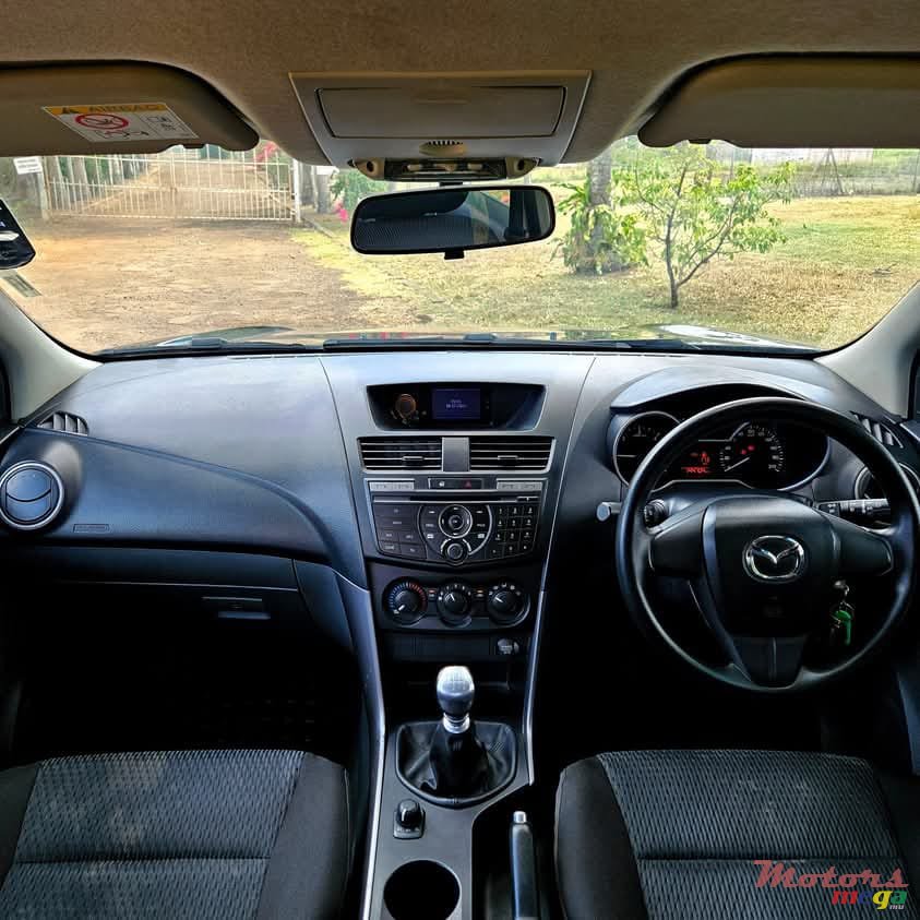 2018' Mazda BT-50 photo #6