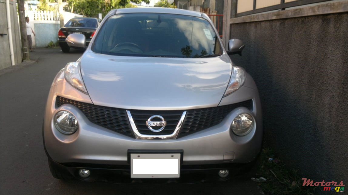 2010' Nissan Juke model RX photo #2