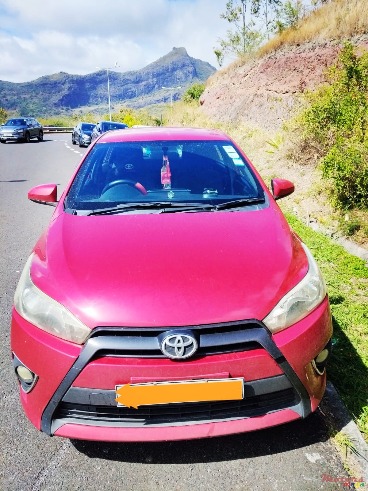 2016' Toyota Yaris photo #2