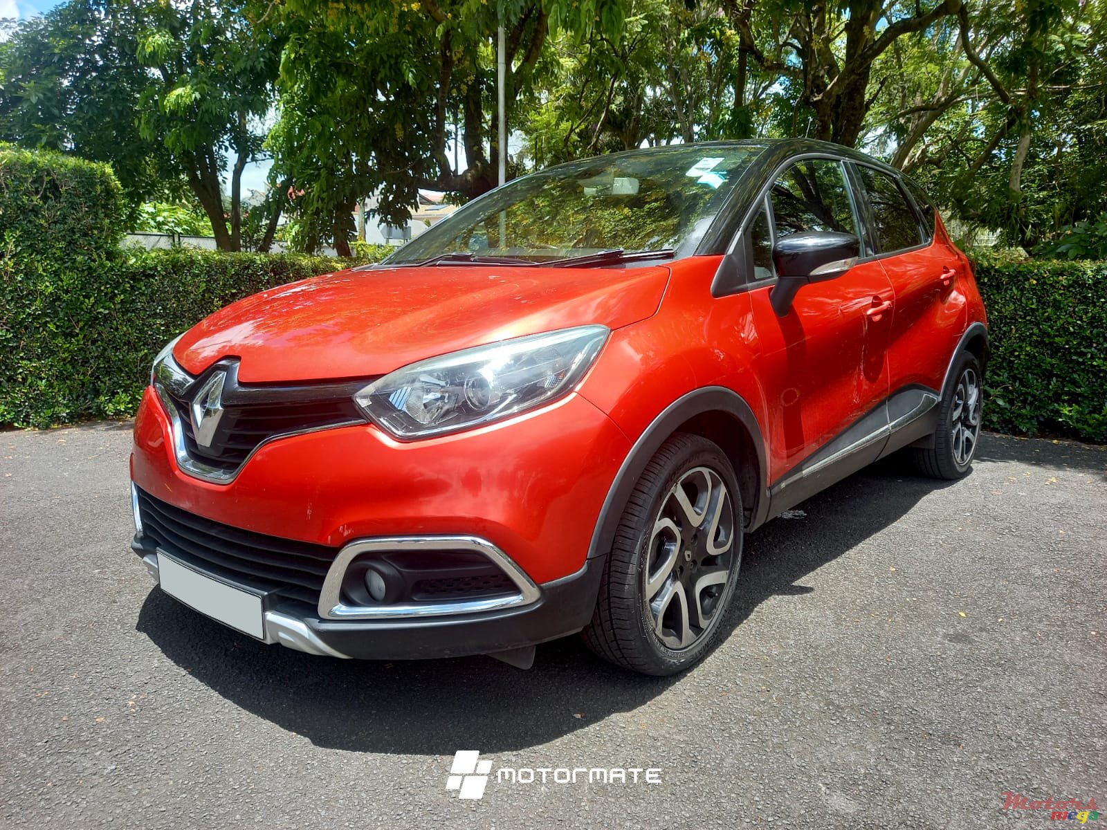 2015' Renault Captur photo #2