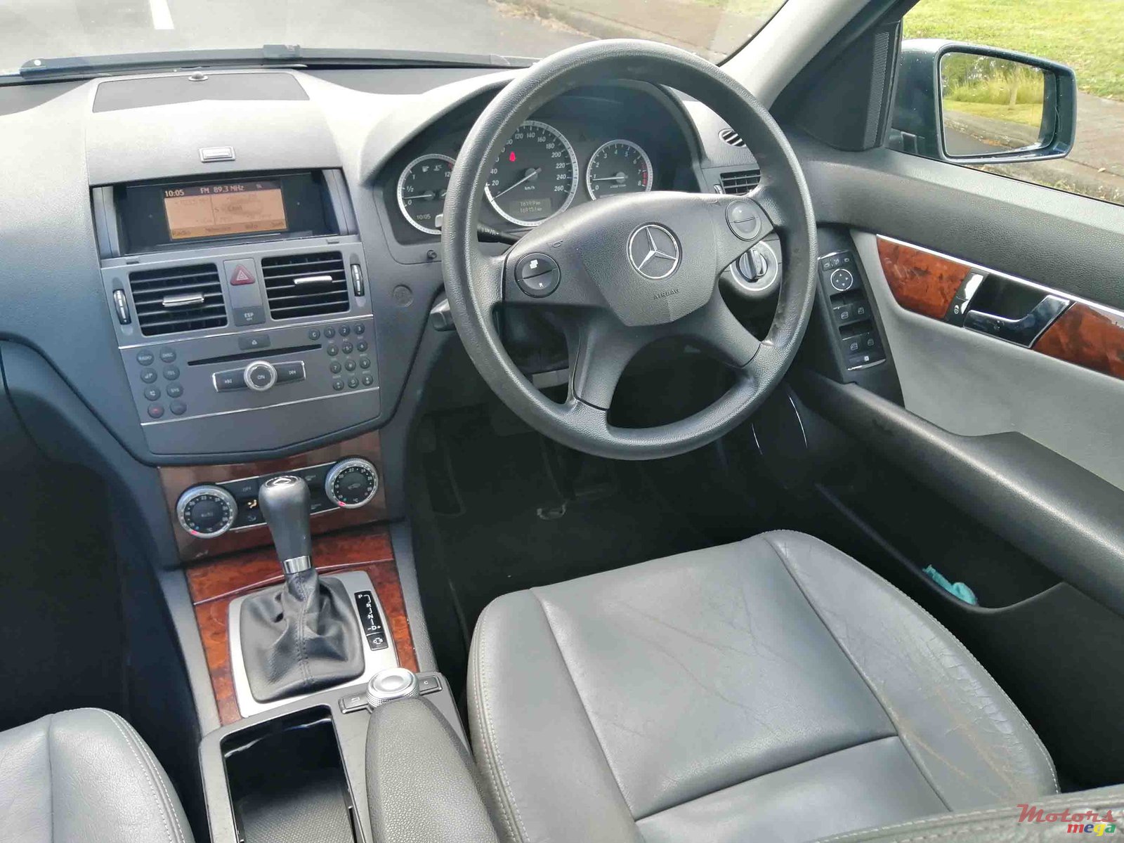 2009' Mercedes-Benz C-Class photo #5