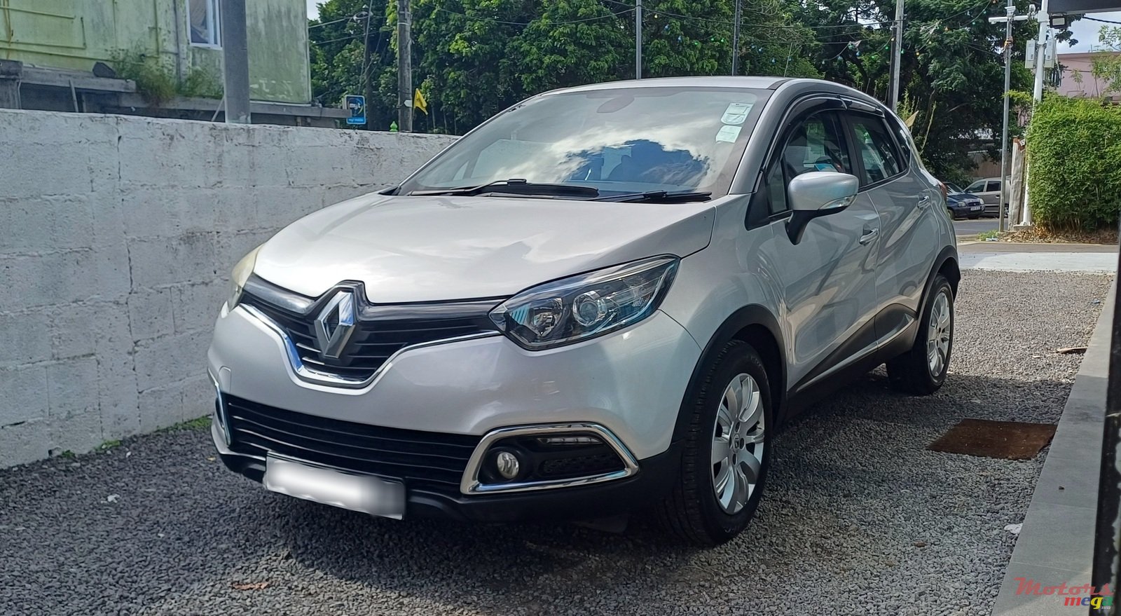 2015' Renault Captur photo #1