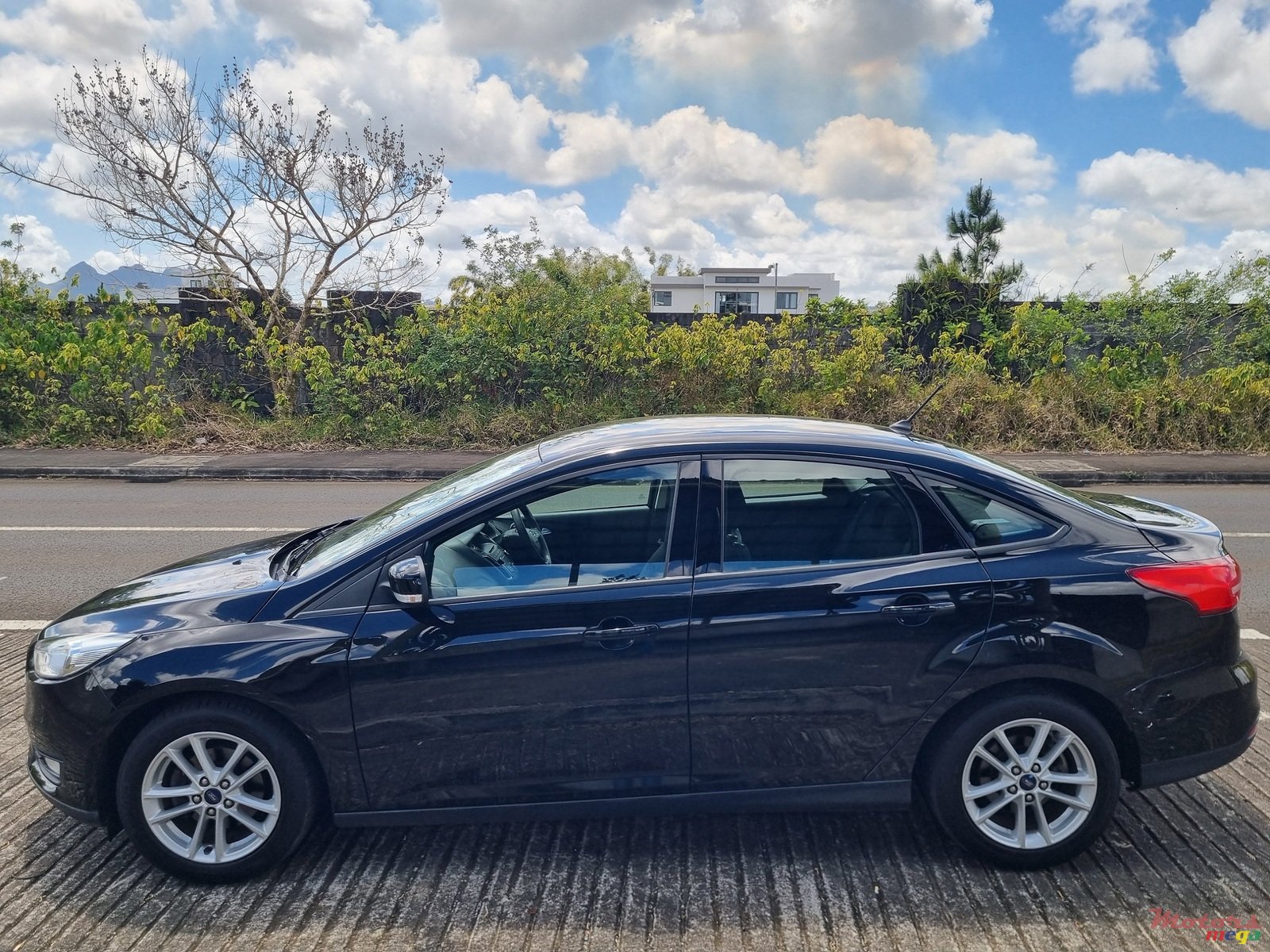 2019' Ford Focus photo #2