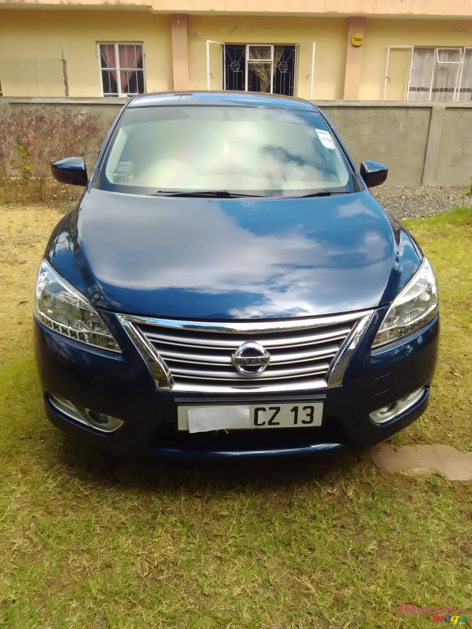 2013' Nissan photo #7