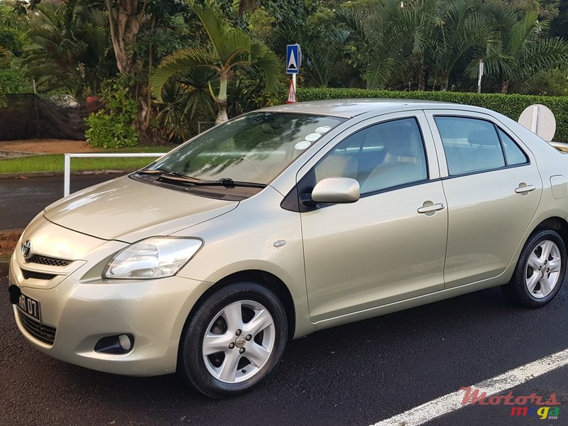 2007' Toyota Yaris Sedan photo #4