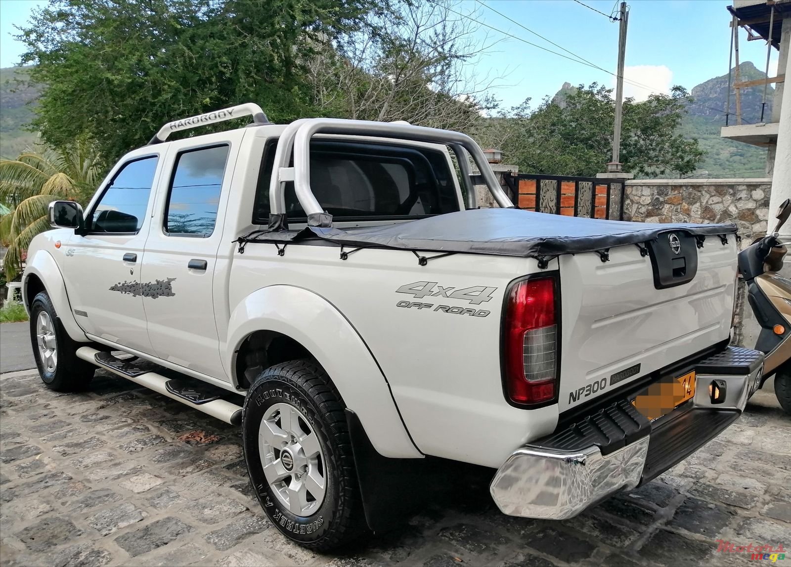 2014' Nissan Hardbody photo #3