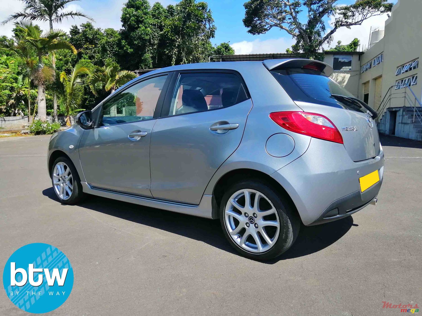 2014' Mazda Demio photo #2