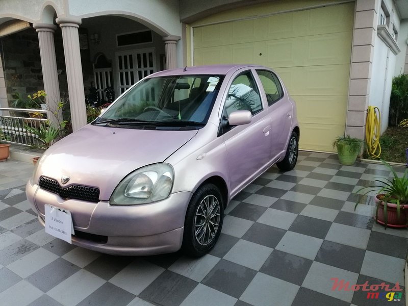 2000' Toyota Vitz photo #3