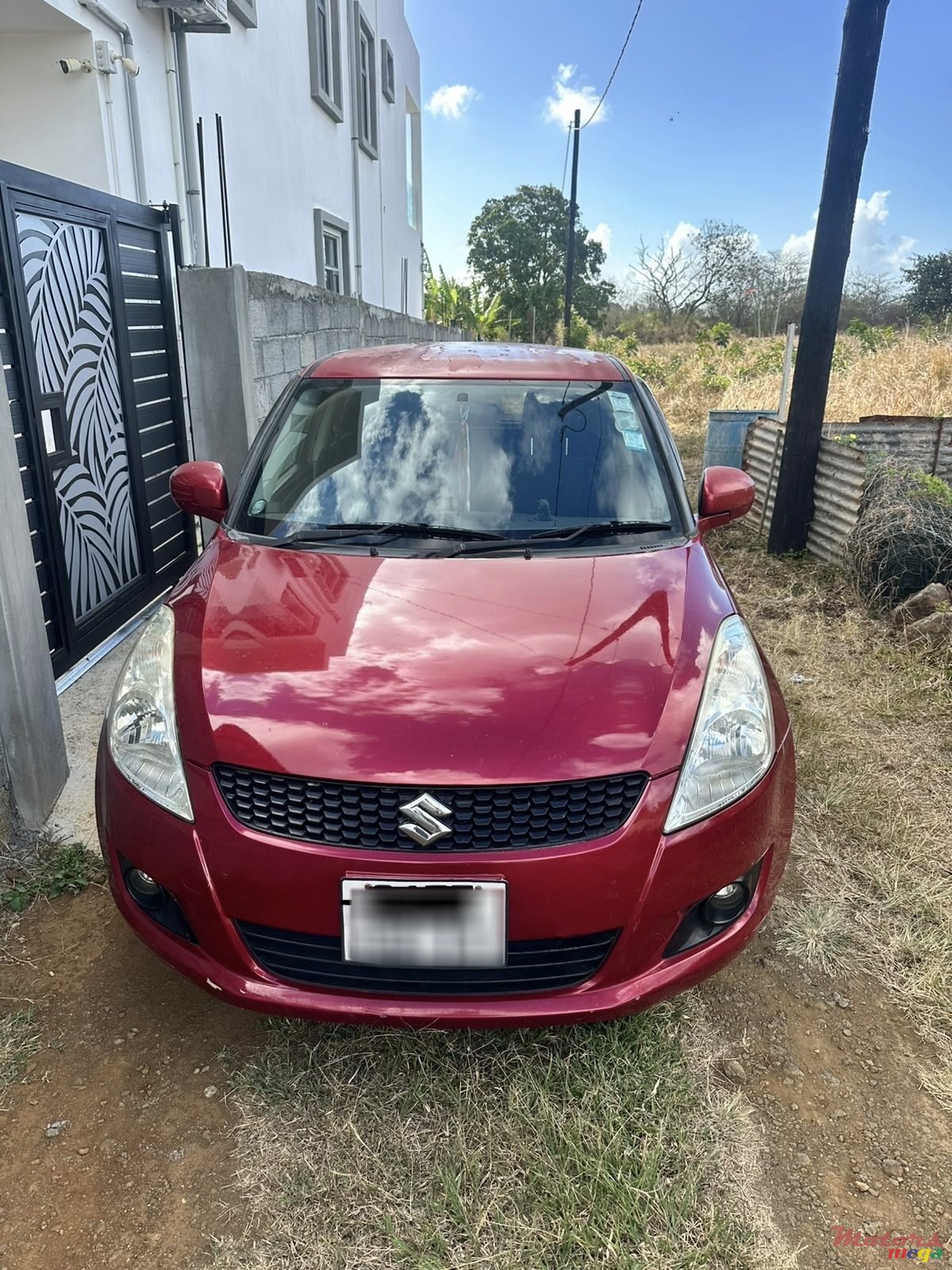 2011' Suzuki Swift photo #1