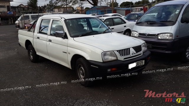 2005' Mitsubishi L200 photo #1