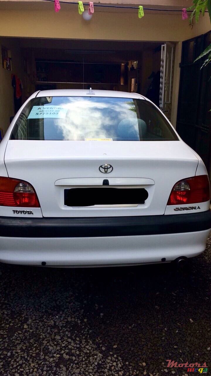 1999' Toyota Avensis photo #3