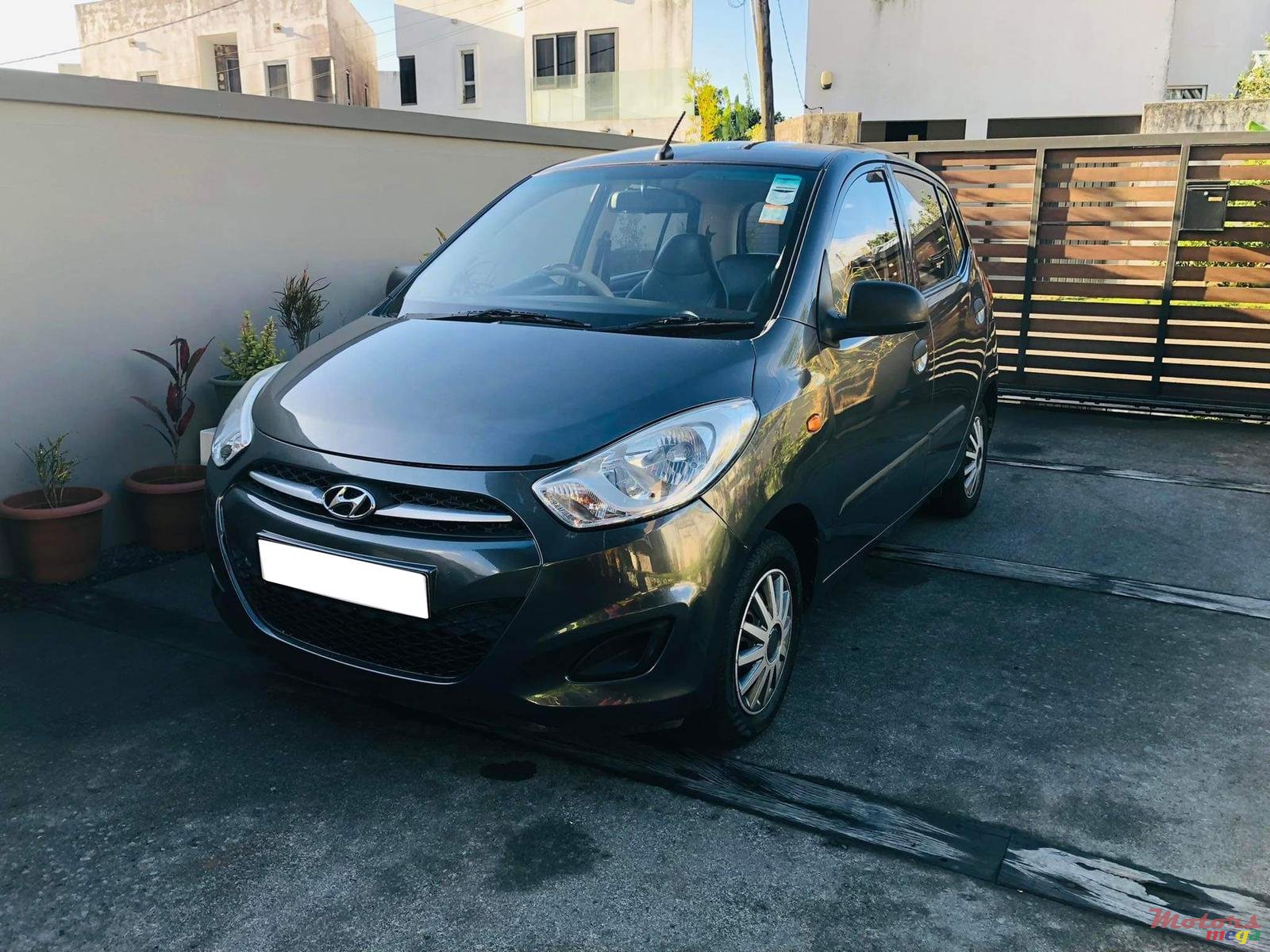 2013' Hyundai i10 photo #1