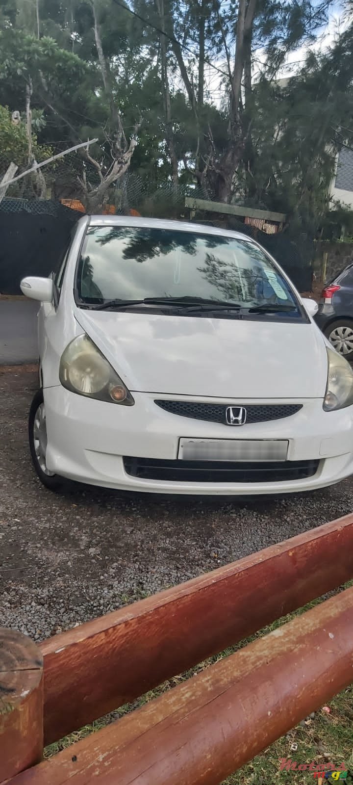 2004' Honda Fit photo #1