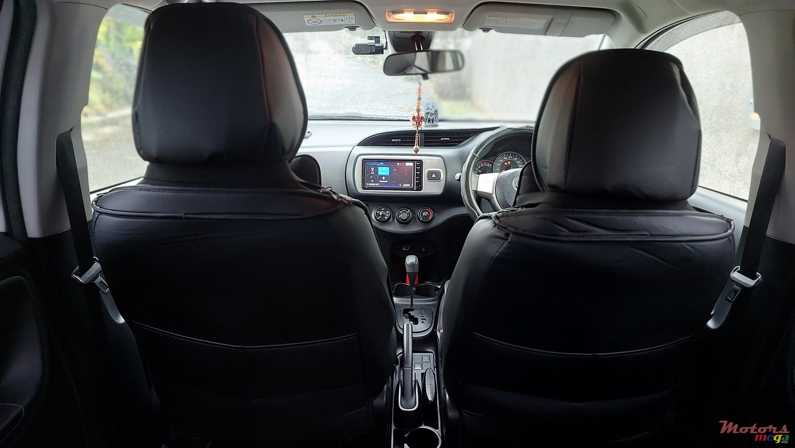 2016' Toyota Vitz photo #4