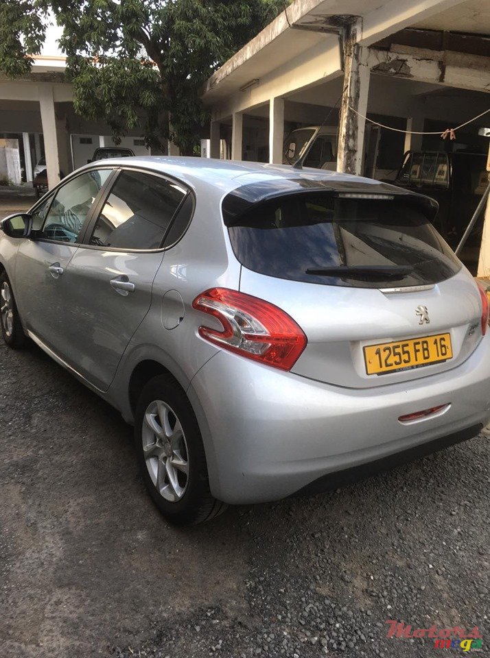2016' Peugeot 208 photo #7