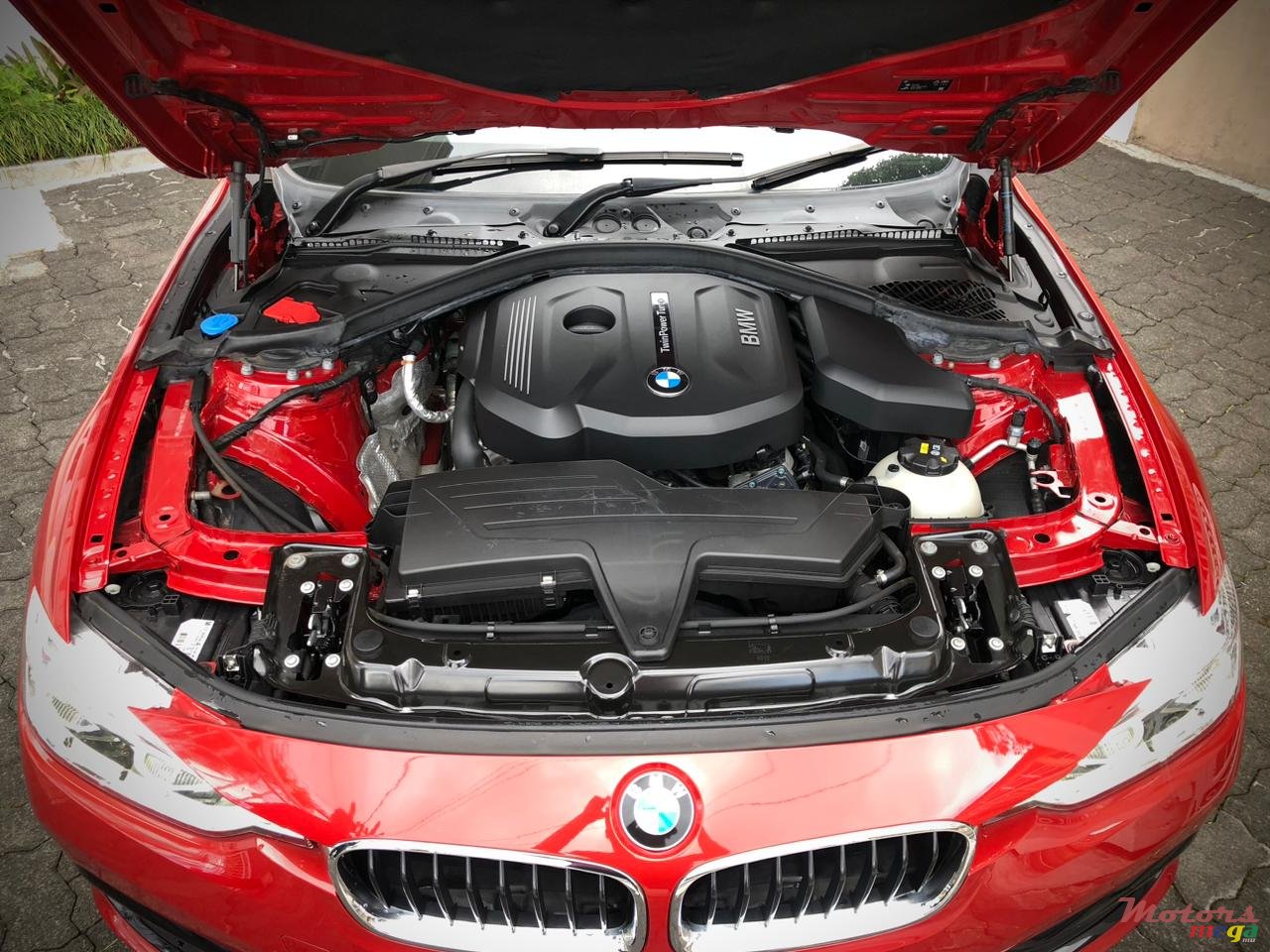 2018' BMW 318i photo #6