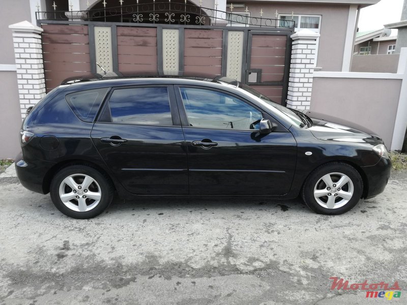 2008' Mazda 3 hatchback photo #4