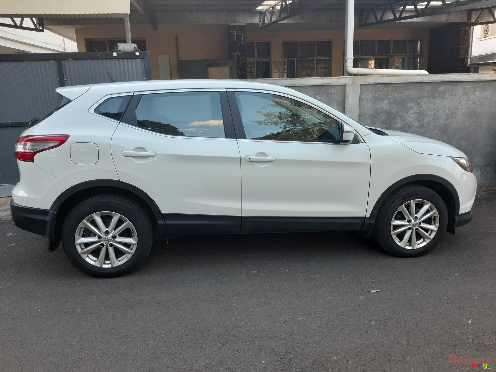 2015' Nissan Qashqai Acenta photo #3