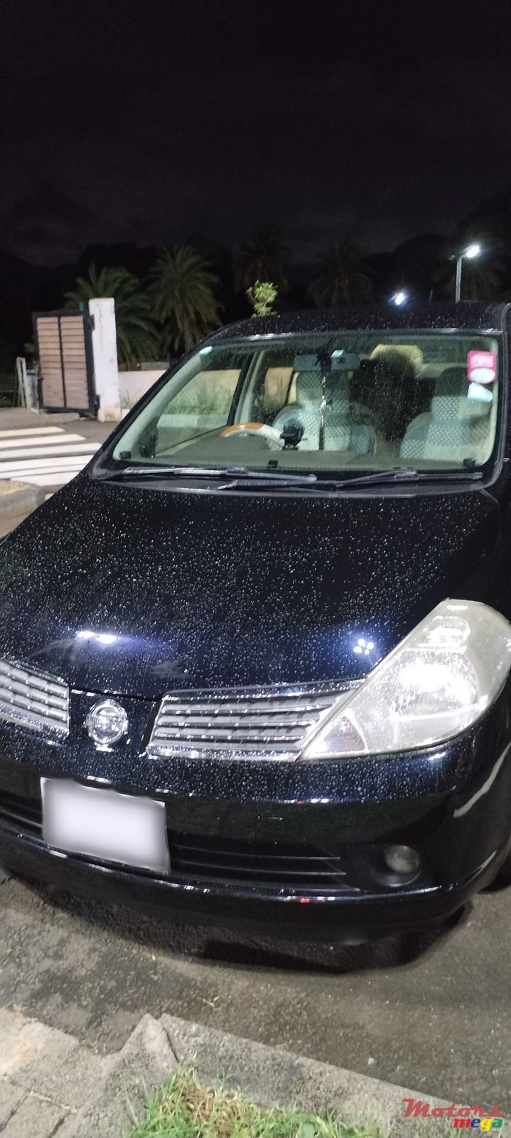 2005' Nissan Tiida photo #2