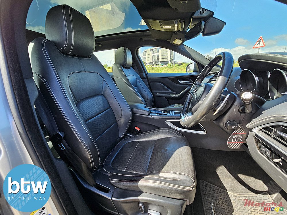 2019' Jaguar F-Pace R-Sport photo #5