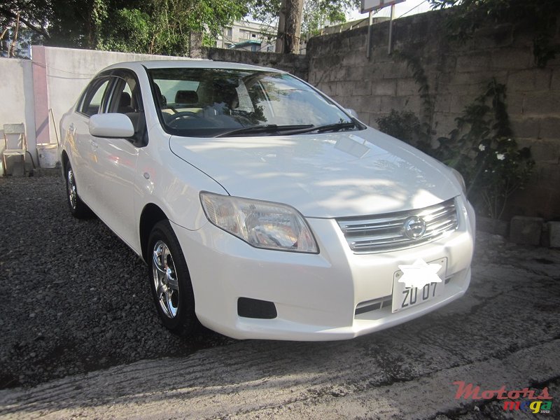 2007' Toyota Corolla Axio X photo #1