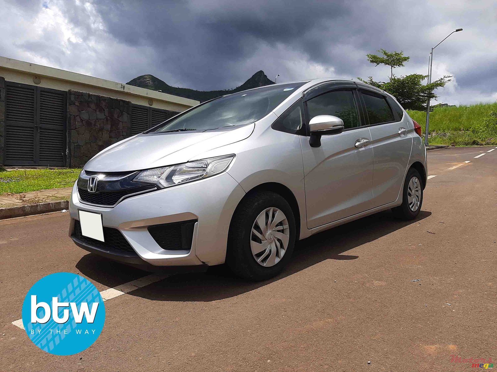 2015' Honda Fit photo #2