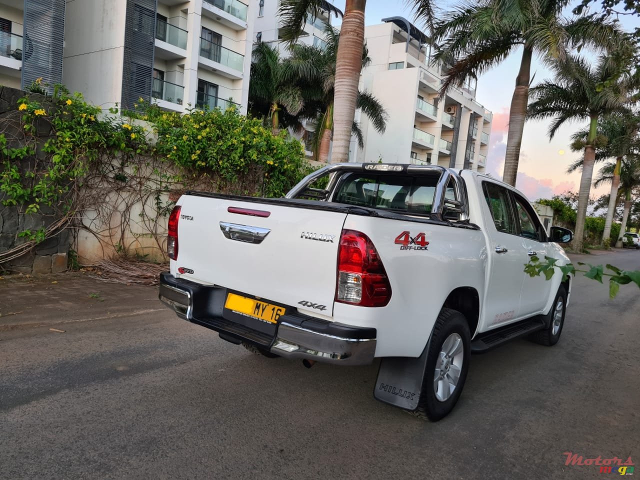 2016' Toyota Hilux photo #4