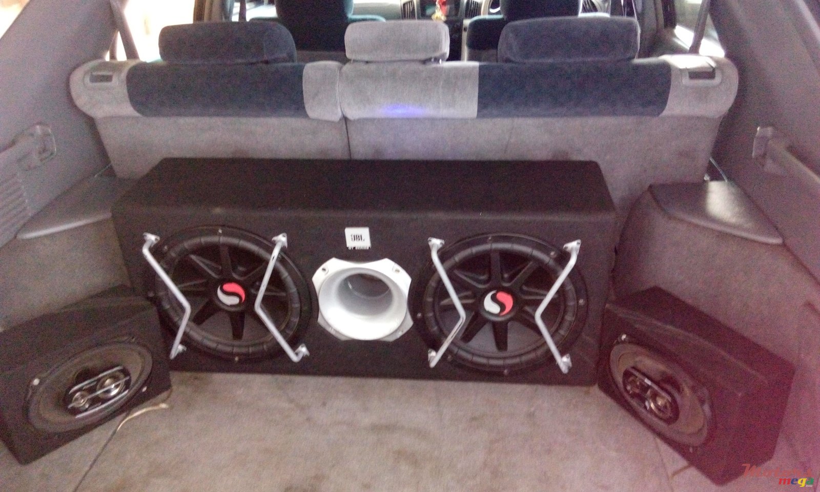 2000' Toyota luxus photo #2