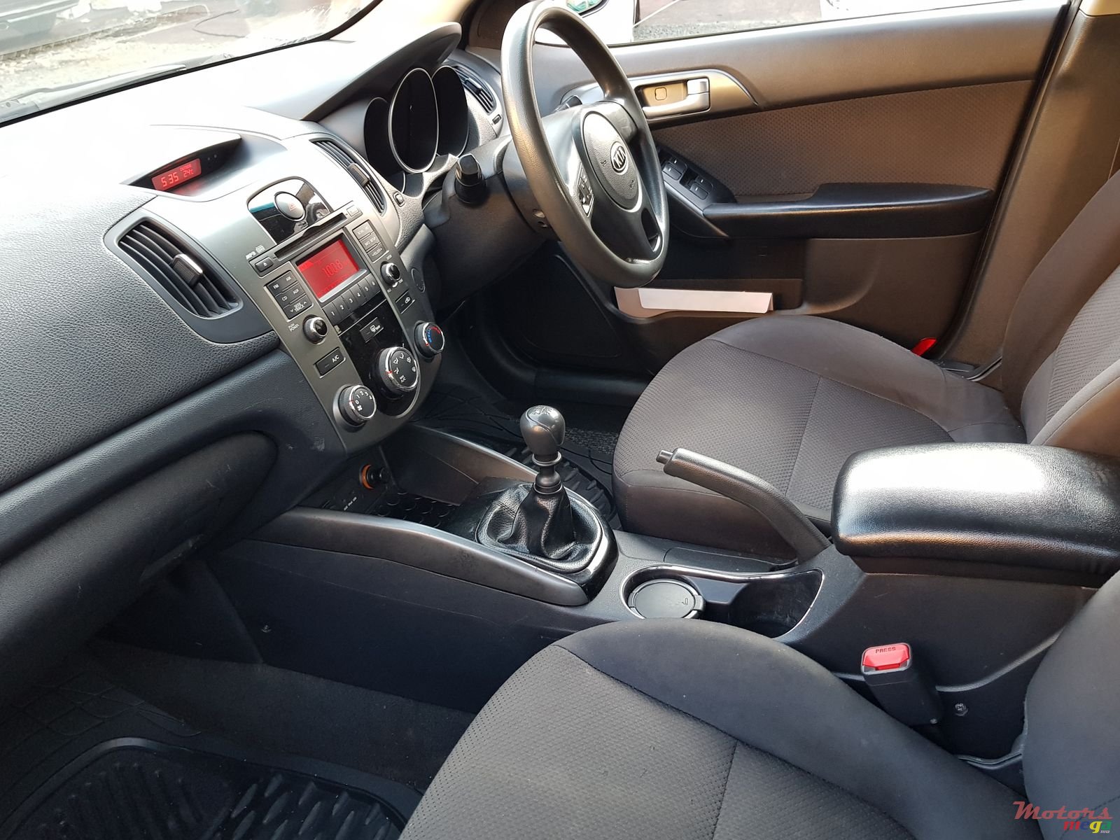 2011' Kia Cerato photo #6